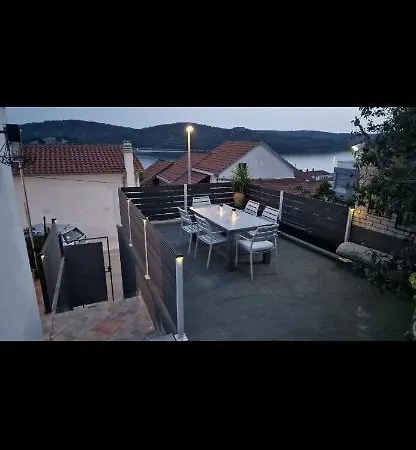 Mari App Apartment